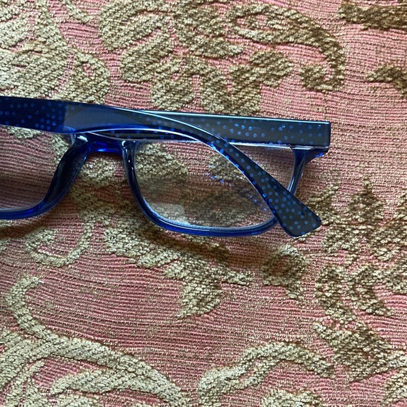NWT Foster Grants Parissa reading glasses and coordinating case. - Picture 6 of 7